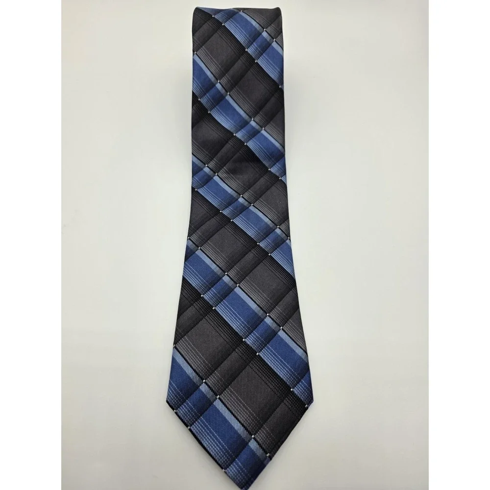 Kenneth Cole Awareness Blue Black Geometric Pattern Designer Silk Tie 57